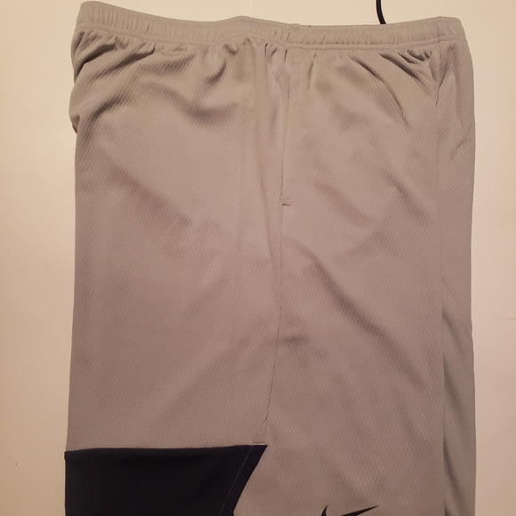 Nike Basketball Shorts Grey - Picture 8 of 16